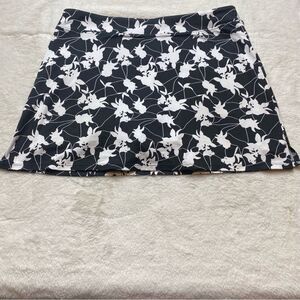 Tranquility by Colorado Clothing Co Black and White Skorts Size Medium